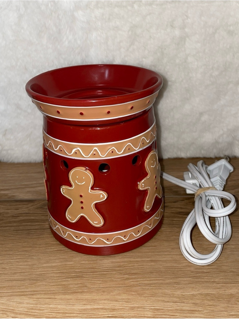 Scentsy Gingerbread Holiday Full Size Warmer